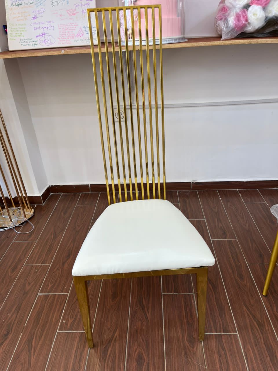 Chaise de mariage luxueuse � dossier haut en acier inoxydable dor�