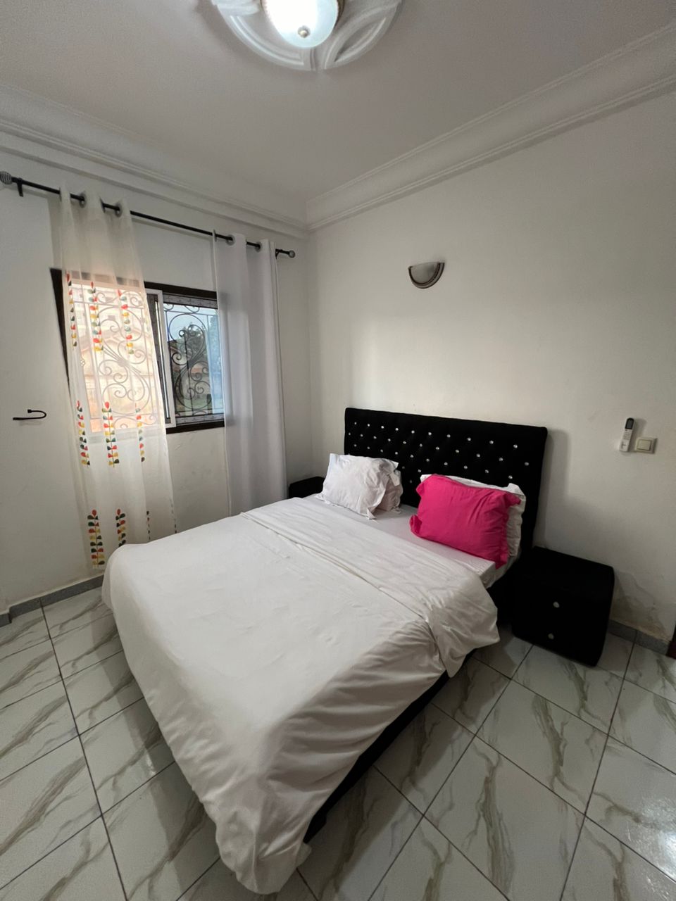 Main view of Studio (Meubles) 302